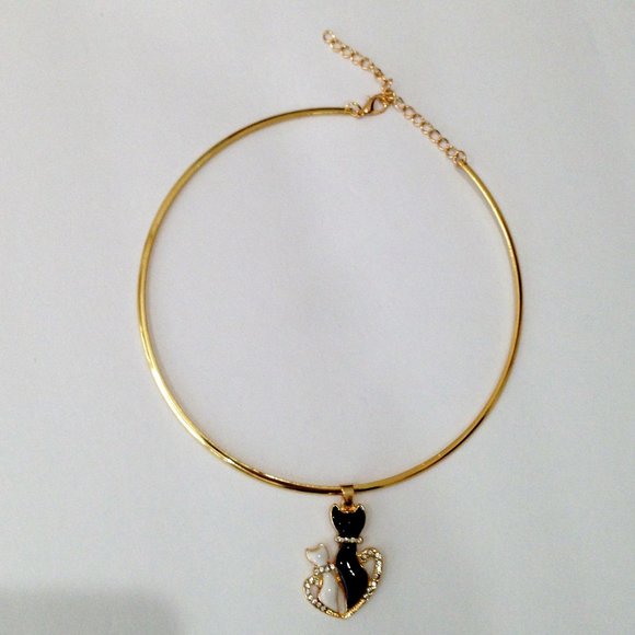 Goldtone Choker With Cat Pendant - Picture 2 of 3